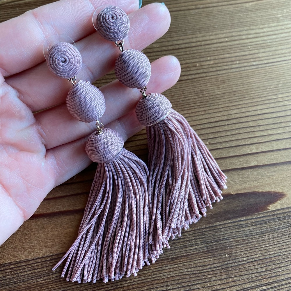 Duty rose fringe earrings